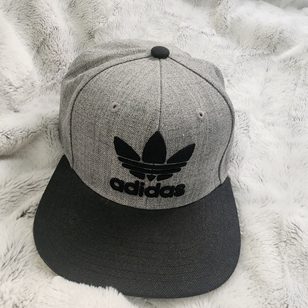 Adidas grey & black adjustable ball cap